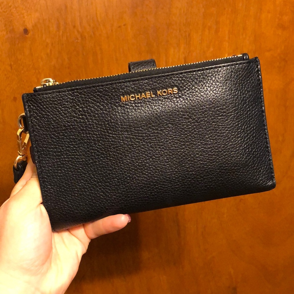 Michael Kors wallet/wristlet